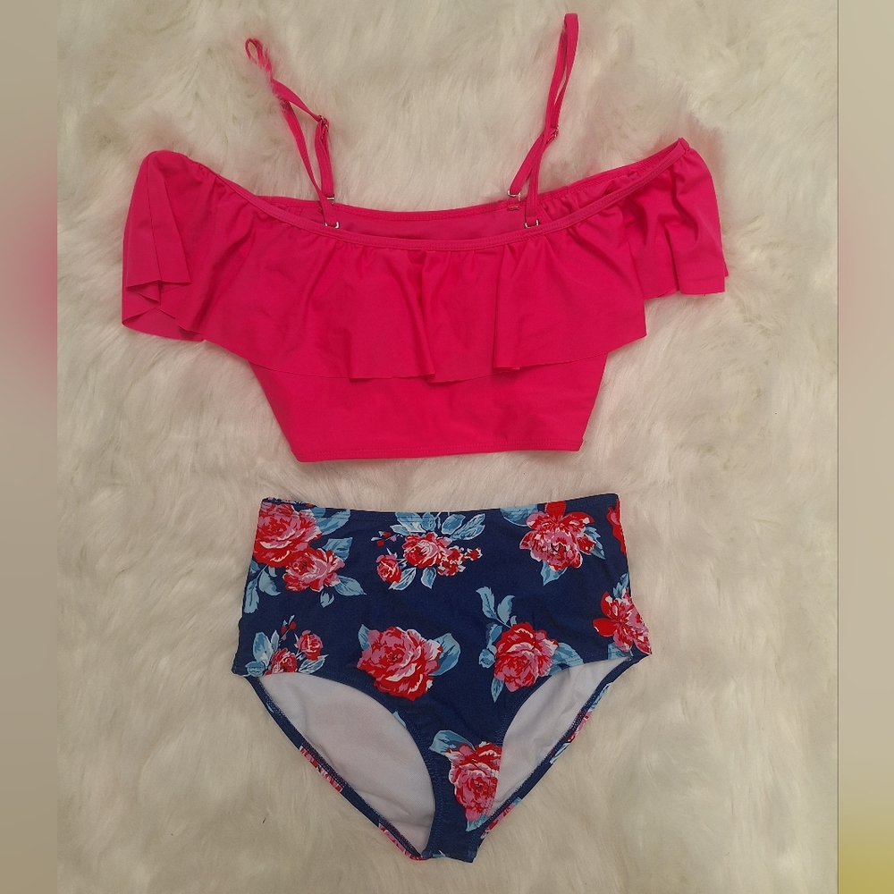 Ruffle Shoulder Bikini set - 2pc - New Without Tags - Medium